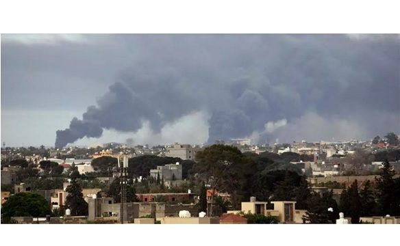 Tripoli après des bombardements par les forces du maréchal Khalifa Haftar, le 9 mai 2020. AFP/Mahmud Turkia